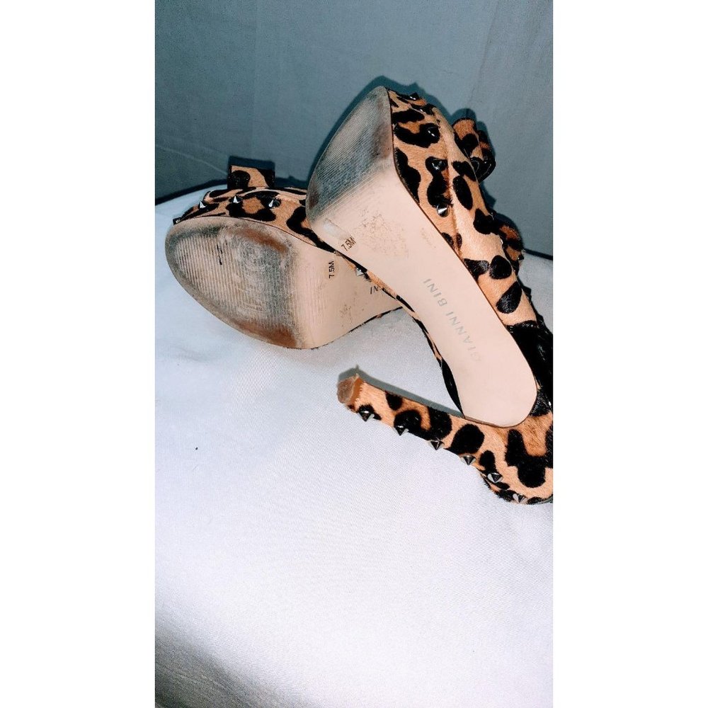 Heels - Picture 5 of 11